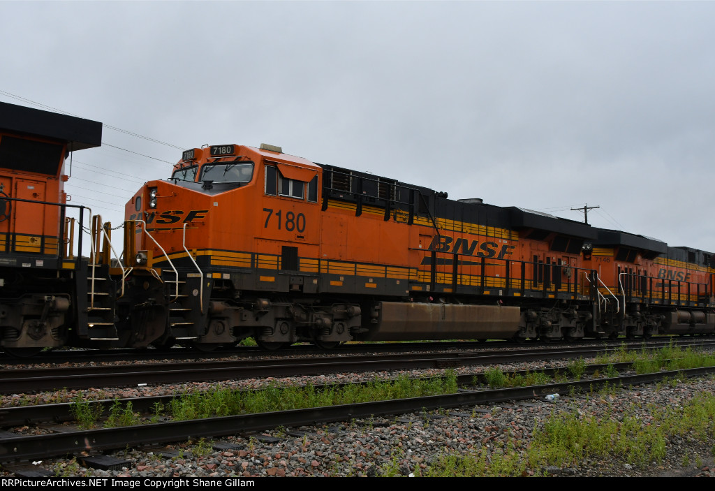 BNSF 7180 Roster shot.